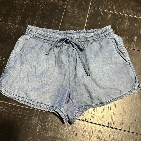 Splendid elastic waist shorts with side pockets - Picture 1 of 3